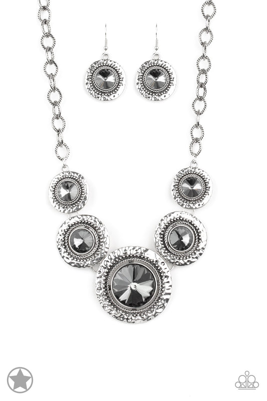 Global Glamour - Silver Paparazzi Necklace Blockbuster
