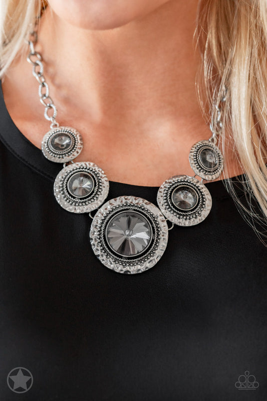 Global Glamour - Silver Paparazzi Necklace Blockbuster