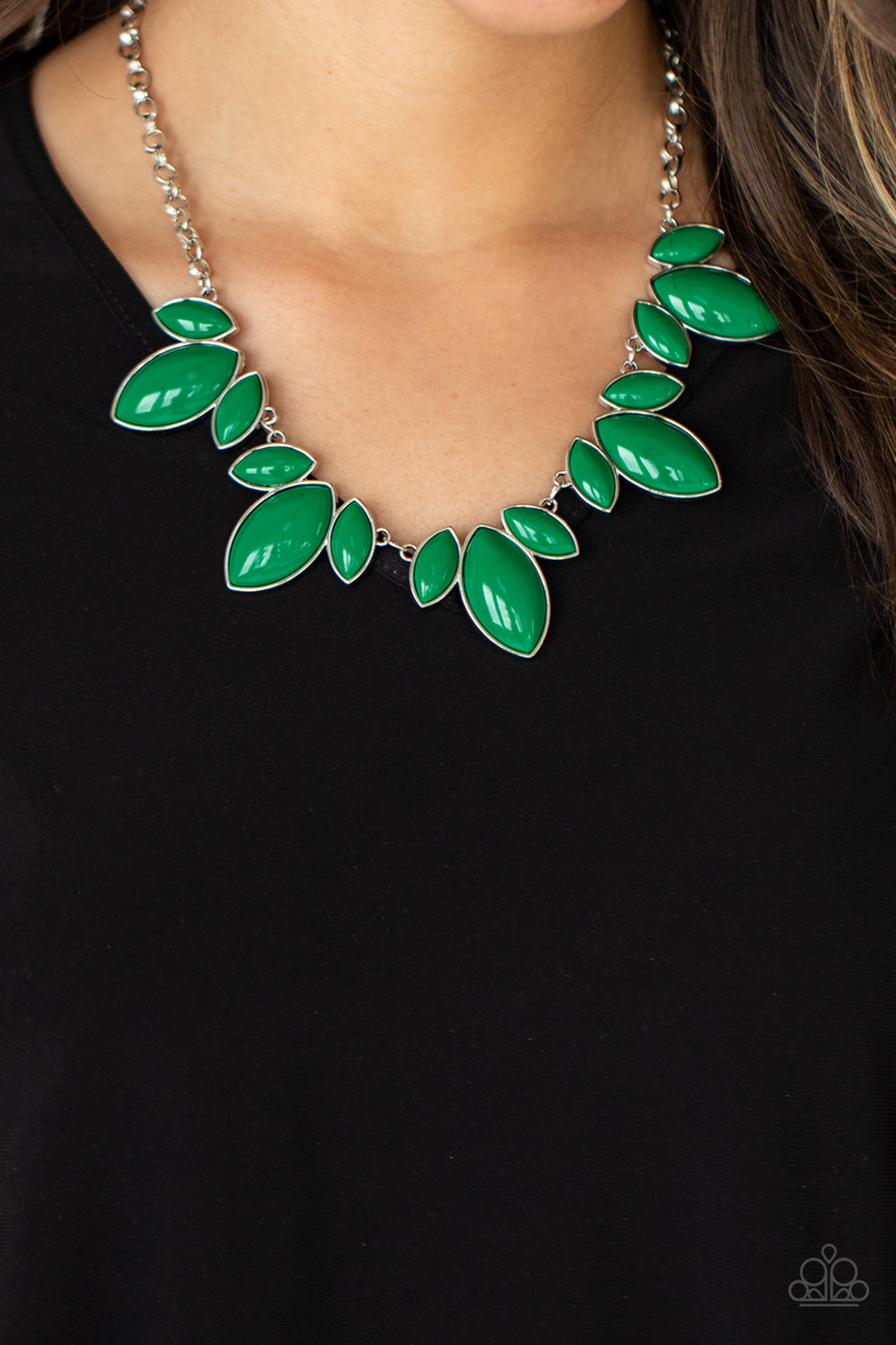 Paparazzi Serene Gleam Green Necklace – diannesjewelryshop