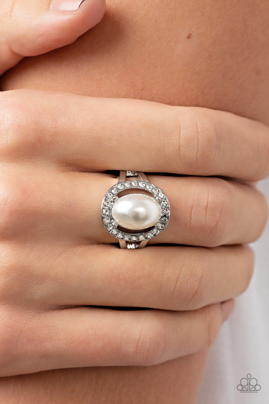 Paparazzi Seize the Shimmer - White Ring